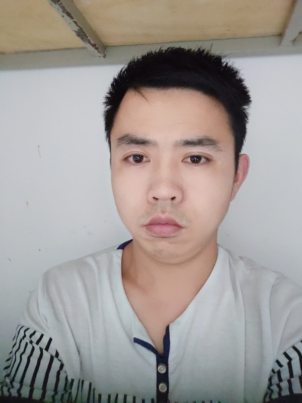 老男孩的第一张照片--贵港相亲服务中心