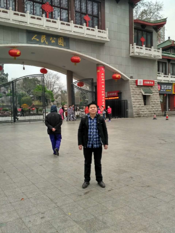 在奋斗的第一张照片--贵港相亲服务中心