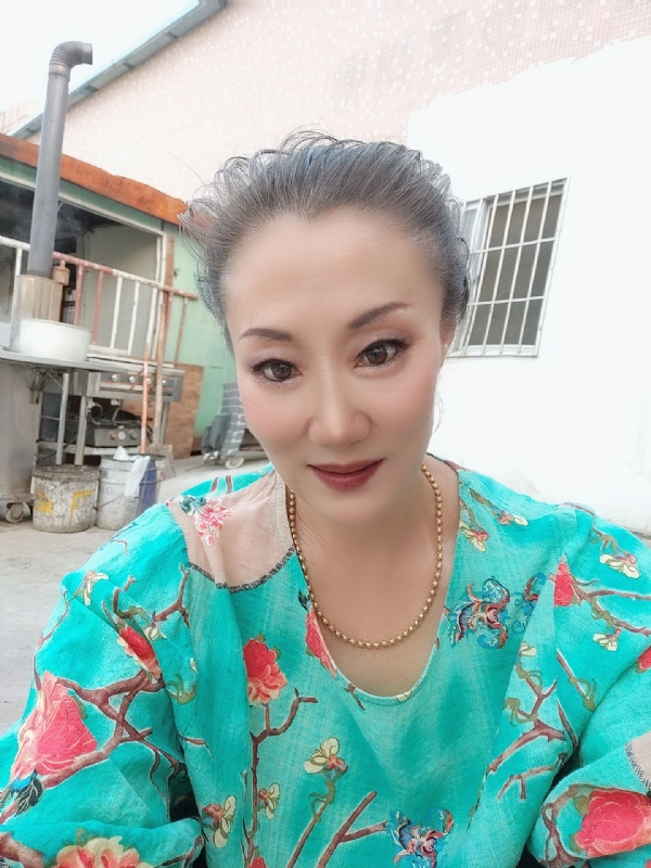 燕子的第三张照片--贵港相亲服务中心