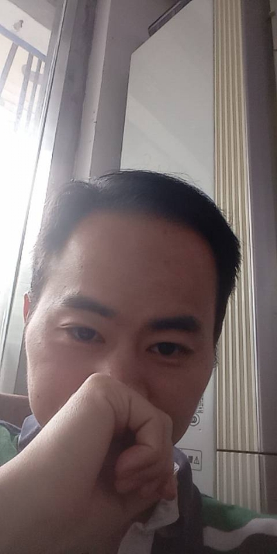90年大叔的第一张照片--贵港相亲服务中心