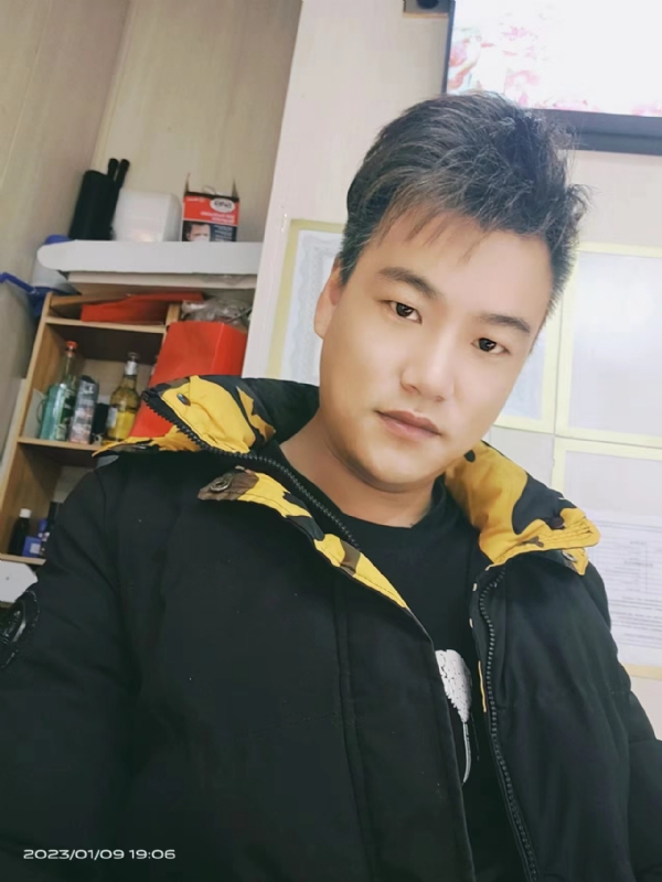 孤酒枕愁眼眠的第二张照片--贵港相亲服务中心