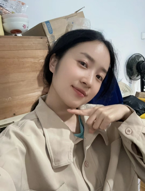 多喝热水的第二张照片--贵港相亲服务中心