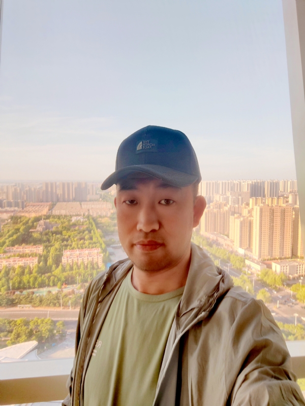 勇攀高峰的第一张照片--贵港相亲服务中心