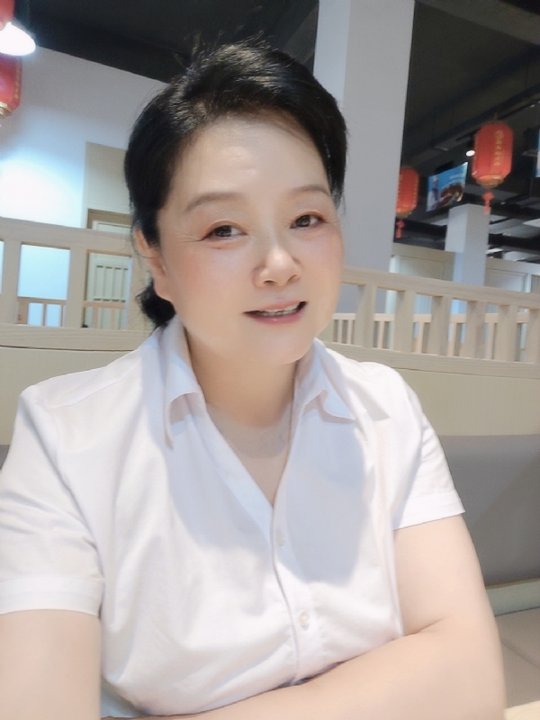 丁姐爱生活的第一张照片--贵港相亲服务中心