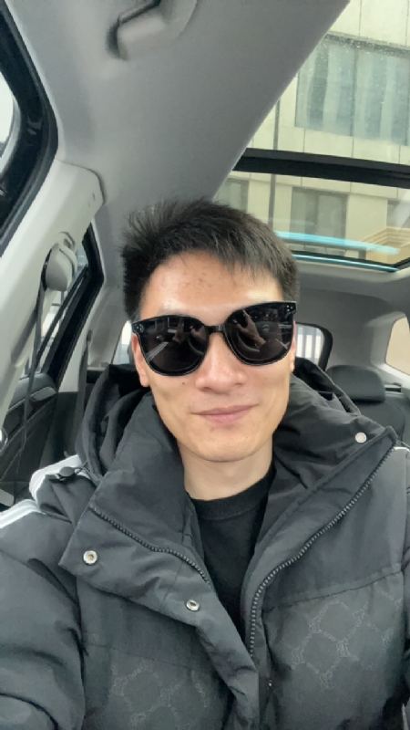 男孩的第一张照片--贵港相亲服务中心