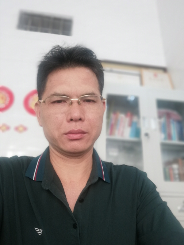 后视镜的第二张照片--贵港相亲服务中心