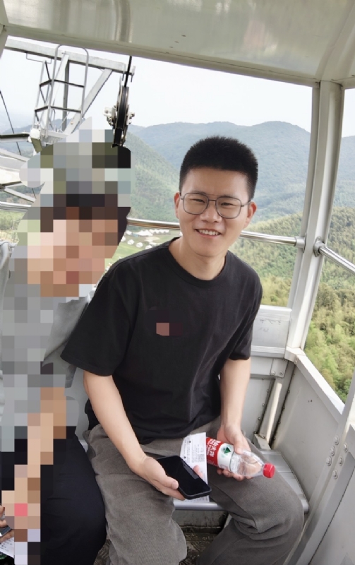 奔奔笨笨的第一张照片--贵港相亲服务中心