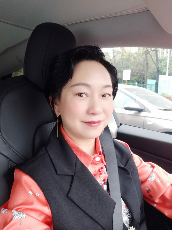 艳阳天的第二张照片--贵港相亲服务中心
